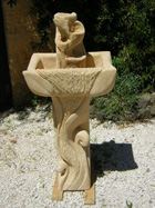 Fontaine d'intérieur sur colonne